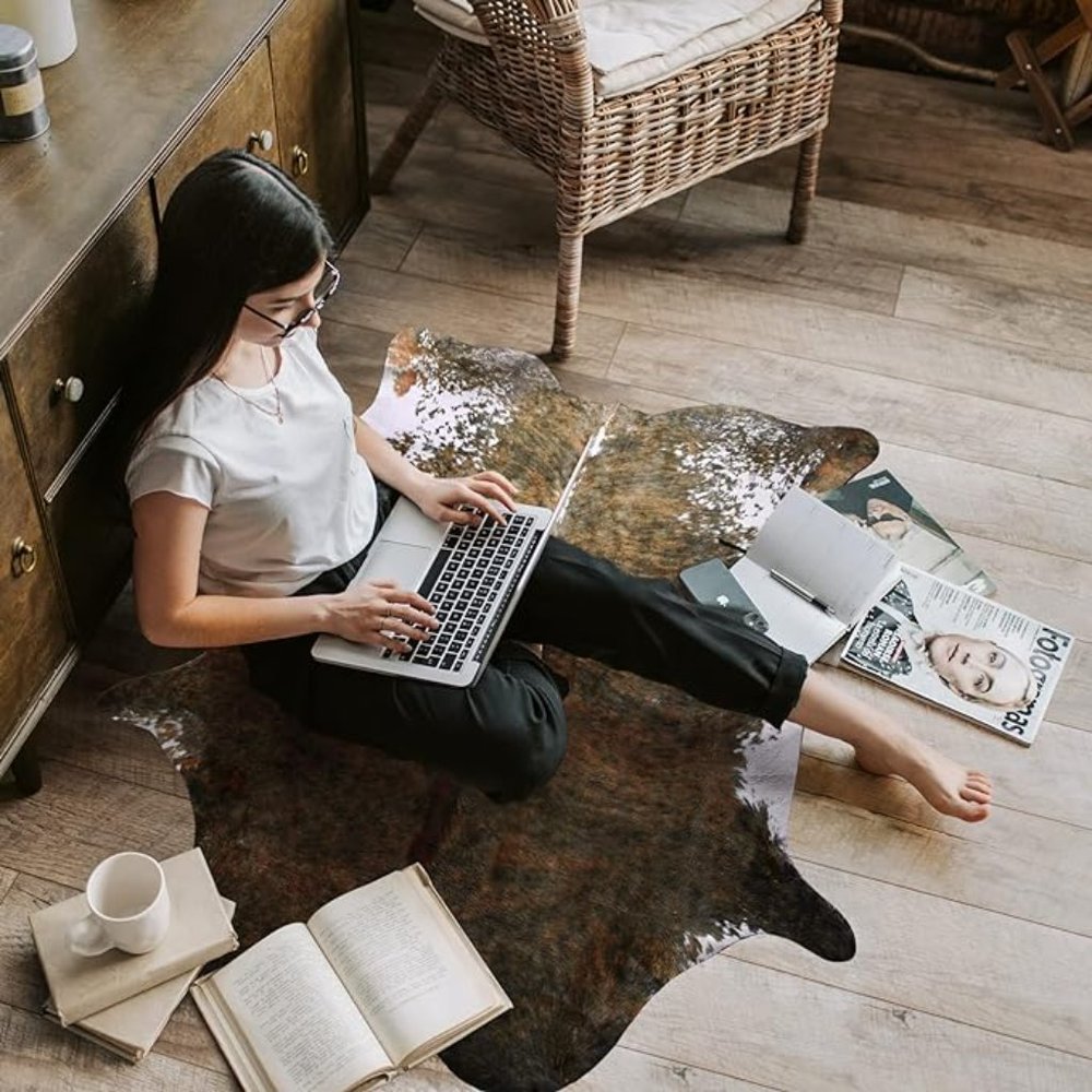 Cow Rug Area Rug Faux SIZE 43“×27” - Picture 6 of 9